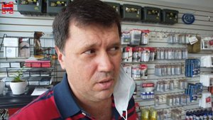 Трачу деньги на игрушки.