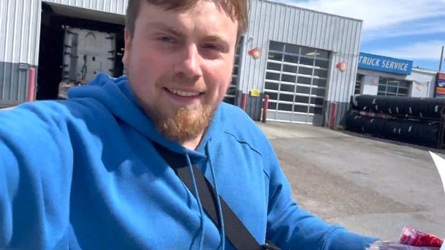 Работа тракдрайвером в США | Американские будни начинающего тракиста | Сам обслуживаю трак смотреть онлайн