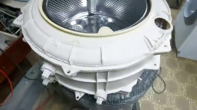 Hotpoint-Ariston. Аристон. Замена подшипника. Обзор стиральной машинки смотреть онлайн