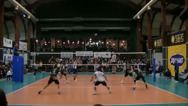 Carlos Edinson Alomia Angulo Opposite #15 смотреть онлайн