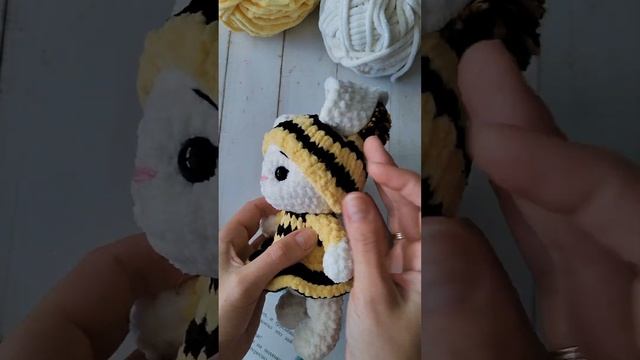 Плюшевая зайка в платье