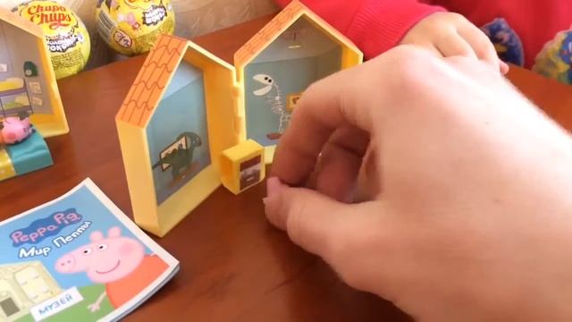 СВИНКА ПЕППА Дом Пеппы Музей Замок Чупа Чупс шары Распаковываем и Играем Peppa Pig House Chupa Chup