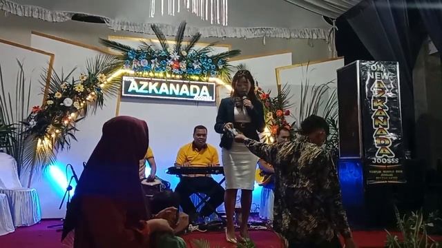 NEW AZKANADA - REVALINA SALIM - NEMEN LIVE SUMBERAGUNG PERAK JOMBANG смотреть онлайн