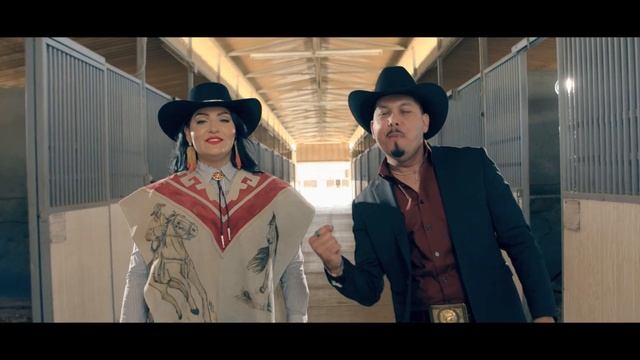 Cuando El Santo Hace Milagros - Lili Zetina & Isaias Alberto (La Ley De Michoacán) [Oficial Video] смотреть онлайн