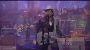 Brad Paisley  Runaway Train - Letterman 5-15-2013