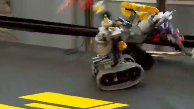 Битва роботов на картодроме Маяк смотреть онлайн