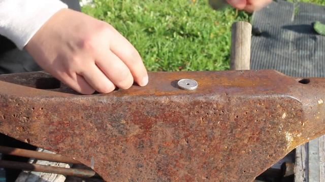 How to make a ring out of a coin смотреть онлайн