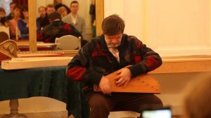 ΠΠ»Π΅ΠΊΡΠ°Π½Π΄Ρ Π’Π΅ΠΏΠ»ΠΎΠ² ΠΈΠ³ΡΠ°Π΅Ρ Π½Π° Π³ΡΡΠ»ΡΡ
Ρ Π½Π΅ΠΎΠ±ΡΡΠ½ΡΠΌ ΡΡΡΠΎΠ΅ΠΌ.