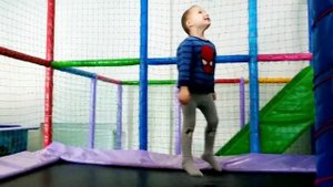 Играем в детском центре!