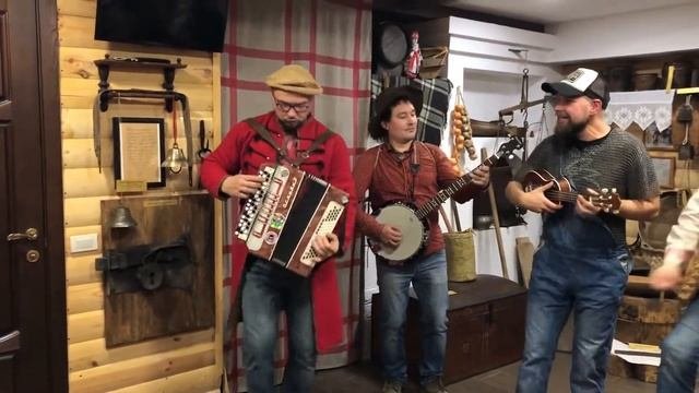 Ролик Лос Чётотамос в музее истории Хлынова