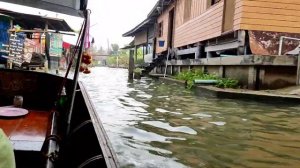 Прогулка на лодке по плавучей деревне к рынку Damnon Saduak