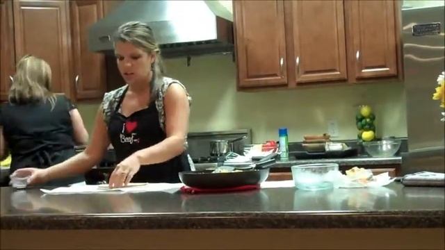 Easy Beef wih Janna Featuring April McKinney смотреть онлайн