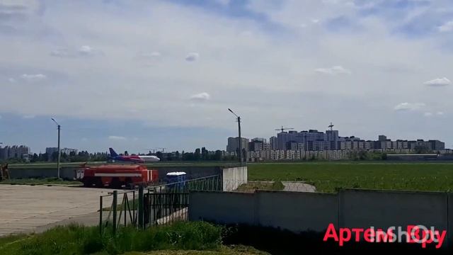 Гелікоптер, літак в Жулянах. Авіа