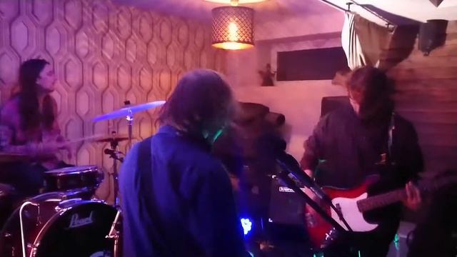 црвених цветова - моррисси (live@Пельменная №1 2018-04-07)