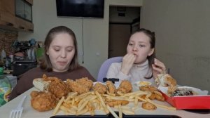 МУКБАНГ Rostic's KFC КРЫЛЬЯ🍗 НОЖКИ КАРТОФЕЛЬ ФРИ 🍟 БУРГЕР🍔 ТВИСТЕР🌯