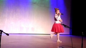 Песня о семье исполняет Кондратьева Софья