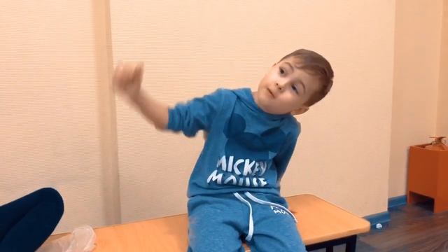 Развлекательная программа «День смешных нелепиц».
