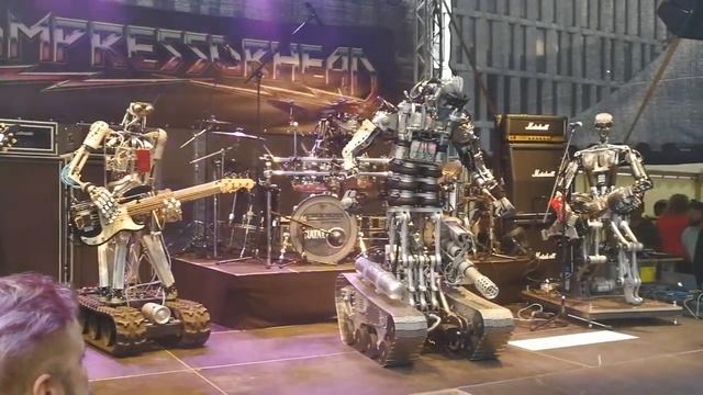 Роботы играют хэвиметал "Compressorhead" смотреть онлайн