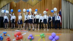 у моей России длинные косички.