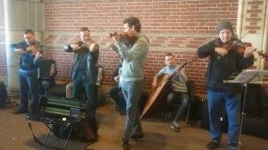 Músicos callejeros en Museo Rembrandt Ámsterdam