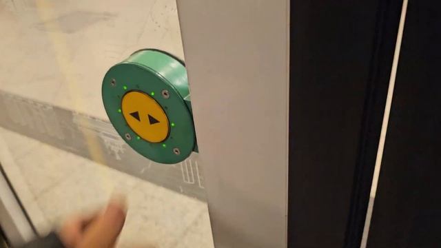 Ausfahrt von der U9 aus den Bahnhof Friedrich-Wilhelm-Platz Richtung Rathaus Steglitz mit H97 5023 смотреть онлайн