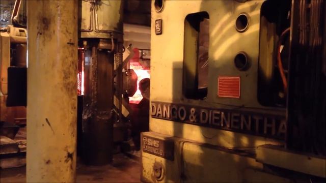 Четырехбойковое ковочное устройство ( Four-die forging device ) смотреть онлайн