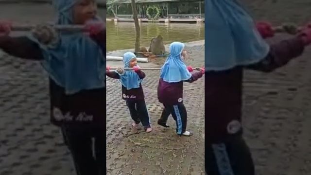 Lomba Tarik tambang anak TK