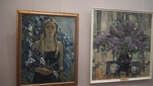 В сальском музее имени Нечитайло работает выставка "Женщина, весна, цветы"