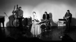 В хоккей играют настоящие мужчины 1968 ( трус не играет в хоккей )