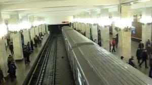 Электропоезда 81-717.6/714.6 на "Московской"