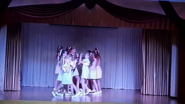 С друзьями. ЭВС Романтика. М.Жигалкович смотреть онлайн