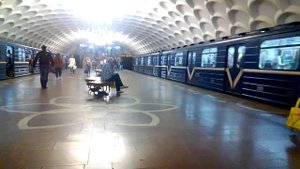 номерные составы метро ст.Киевская салтовская линия метро Харькова