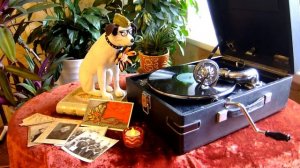 💥 Фокстрот: Проповедник - играет патефон