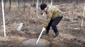 РЕШИЛИ МАЛЕНЬКО ПОРАБОТАТЬ НА УЧАСТКЕ.  (Раскидали последнюю кучу скальника ) .