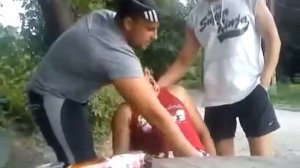 Мужик поймал бревно головой с. Сурско-Литовское Днепропетровская обл.