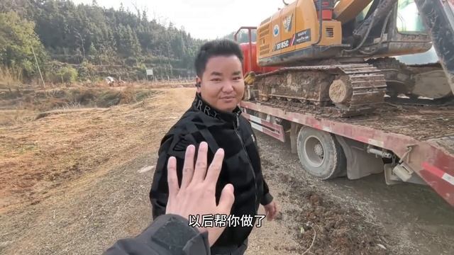 陳師傅找替班司機來吊紀念碑，一天500塊揚言開了18年老司機，結果氣的陳師傅只給250塊！【陳師傅開挖機】 смотреть онлайн