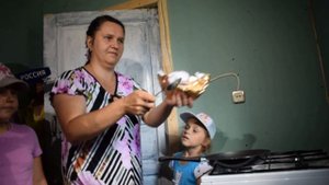 Бударин пожарил яичницу в деревне Чернодье