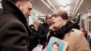 Жесть в метро. Не позорься - встань и выйди!