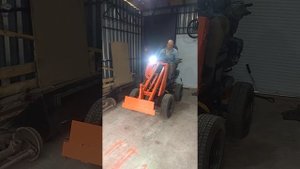 мини погрузчик из чего сделан .после покраски с частичной разборкой на  гидроходу