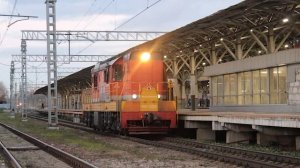 "На три жёлтых!" Тепловоз ЧМЭ3-3920 следует резервом.