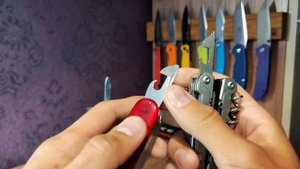 Victorinox Swiss Champ & SOG PowerLitre