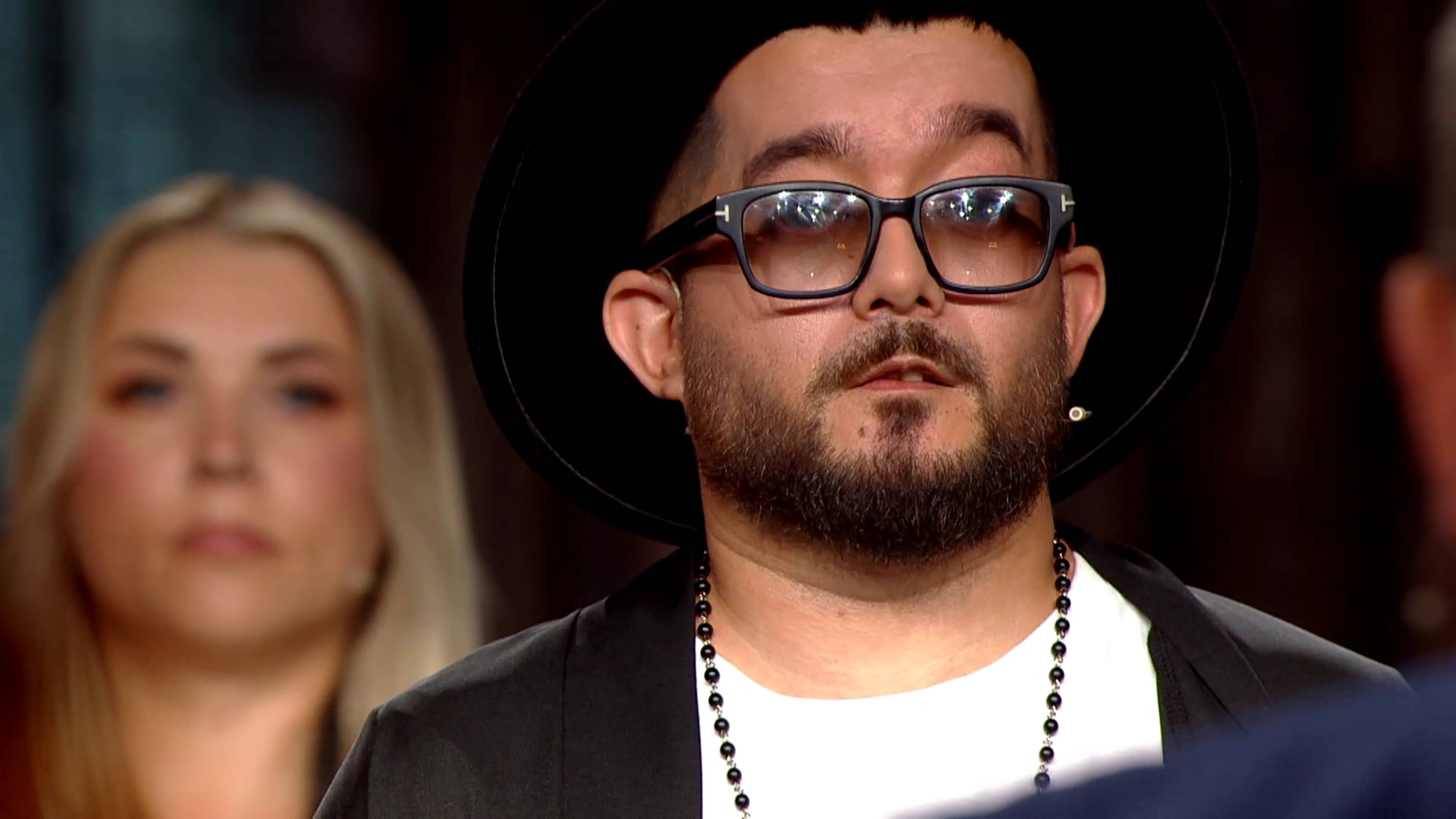 Александр Кинжинов  Вся студия внимательно следила за картами таролога  Экстрасенсы. Реванш