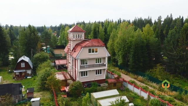 КАМЕННОЕ ДОМОВЛАДЕНИЕ  . Теннисный корт. Баня. Бассейн.