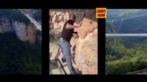 China Glass Bridge Crack Effect Video  by Justt Click