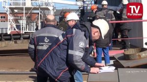 Спуск большого морозильного рыболовного траулера «Капитан Вдовиченко»