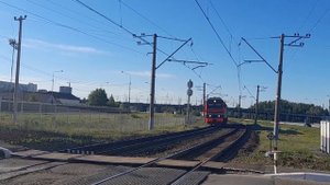Тепловоз ТЭП70БС-249 и пригородный поезд Ужовка - Рузаевка