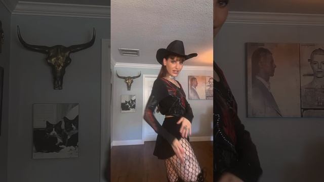 lilith czar The most beautiful and long legs on the rock scene!!! 👌 смотреть онлайн