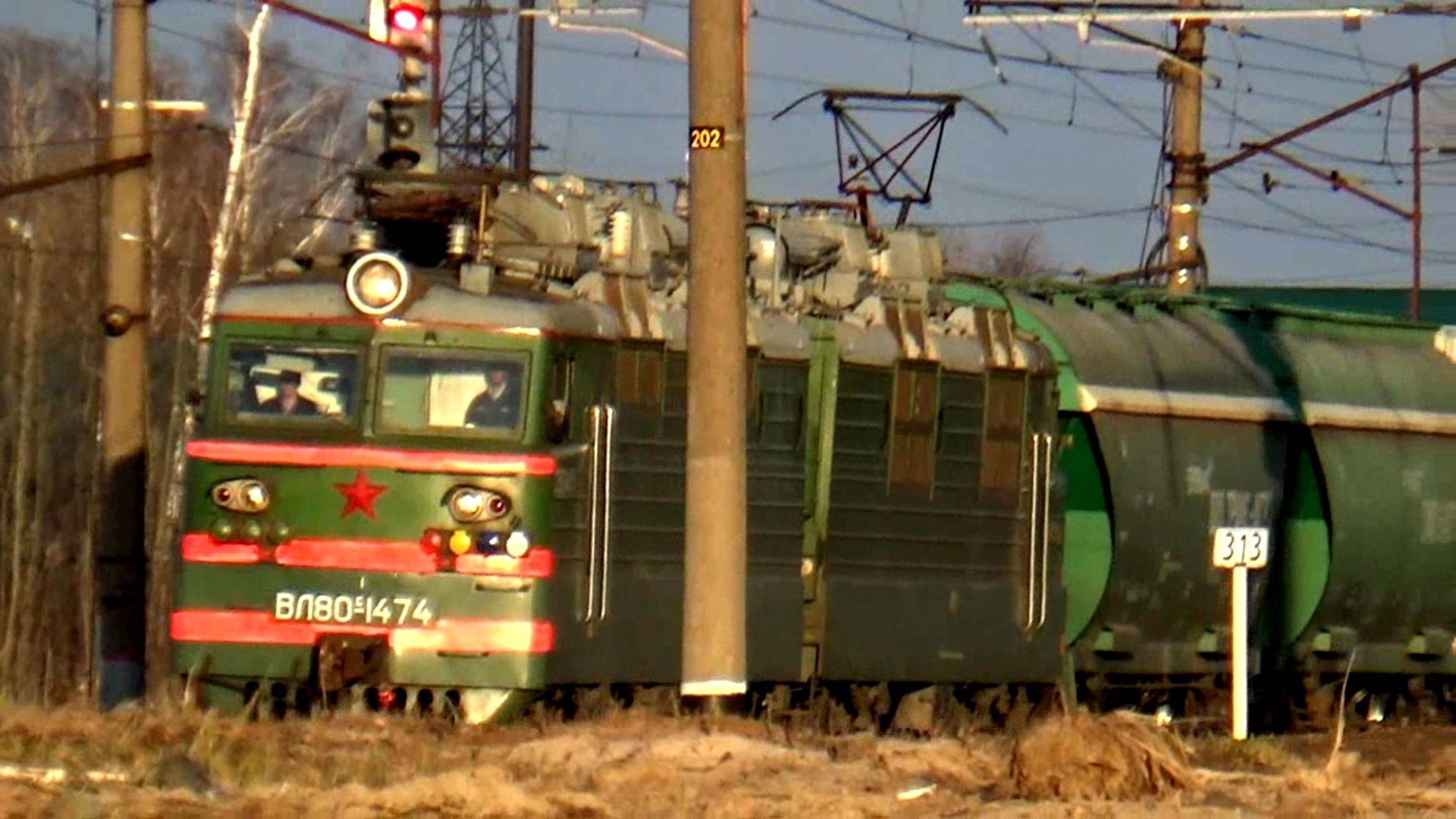 ВЛ80с-1474 с грузовым поездом