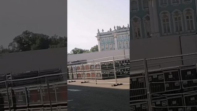 💕St.Petersburg Дворцовая площадь вымощена 3 видами гранита...