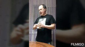 Горячий кофе в разных стаканах